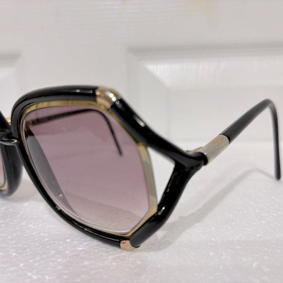 Vintage Ted Lapidus / Brigette Bardot style/ Black with gold rim oversize frame - Picture 5 of 13